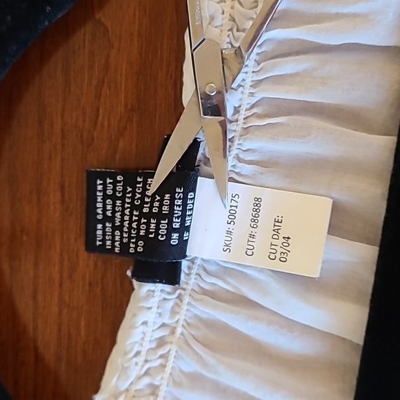 14. Torrid vintage embroidered white peasant blouse - Picture 15 of 16